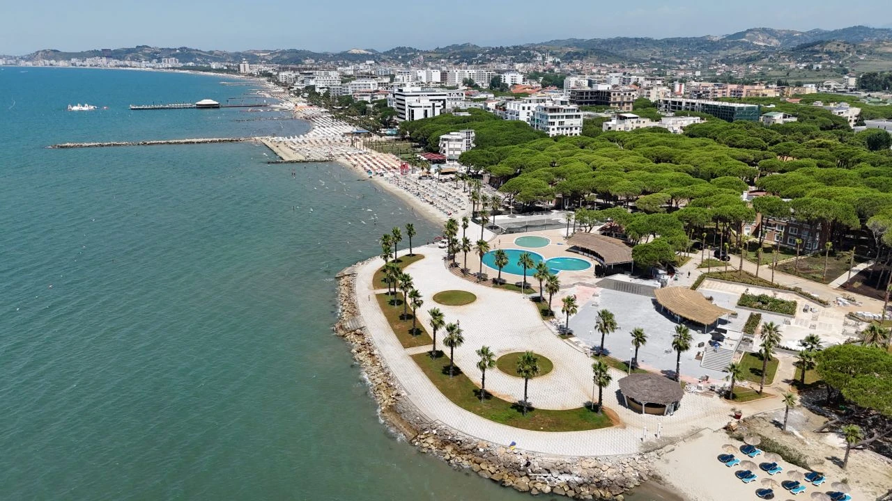 Shitet, Apartament 2+1+Post Parkimi, Golem, Premium SunRise Hotel