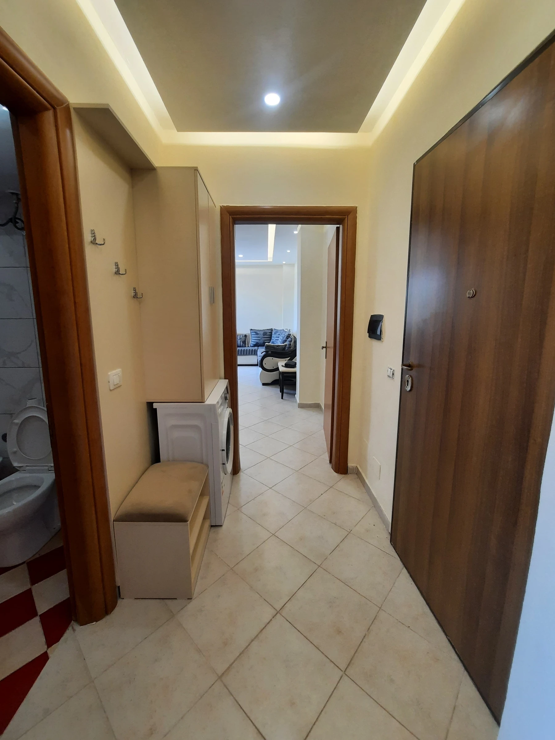 Shitet Apartament 1+1 ne Golem (8/10)