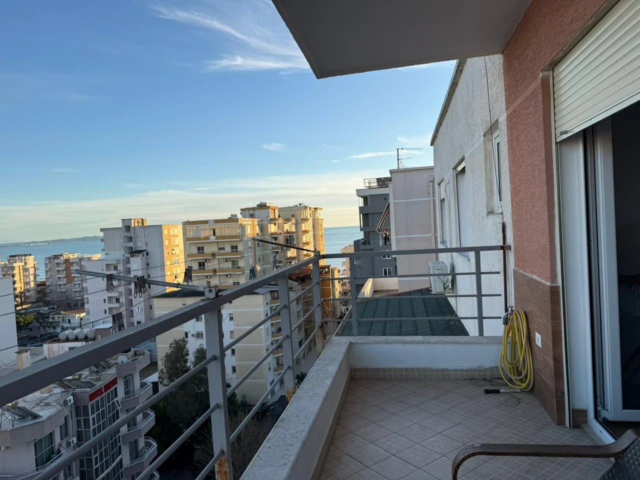 Apartament 2+1 Për Shitje në Plazh,Rrota e kuqe