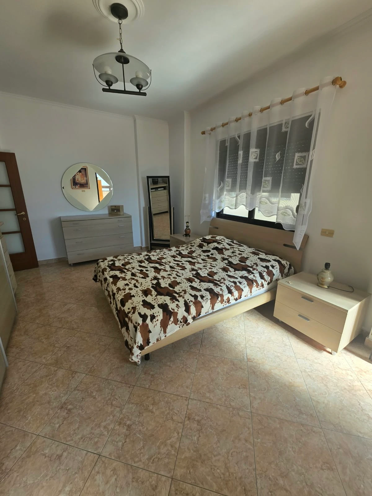 Apartament 3+2+2 Për Shitje në Ish rajoni ne Durrësit (12/16)