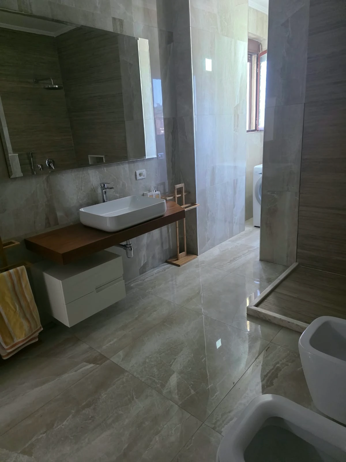 Apartament 3+2+2 Për Shitje në Ish rajoni ne Durrësit (9/16)