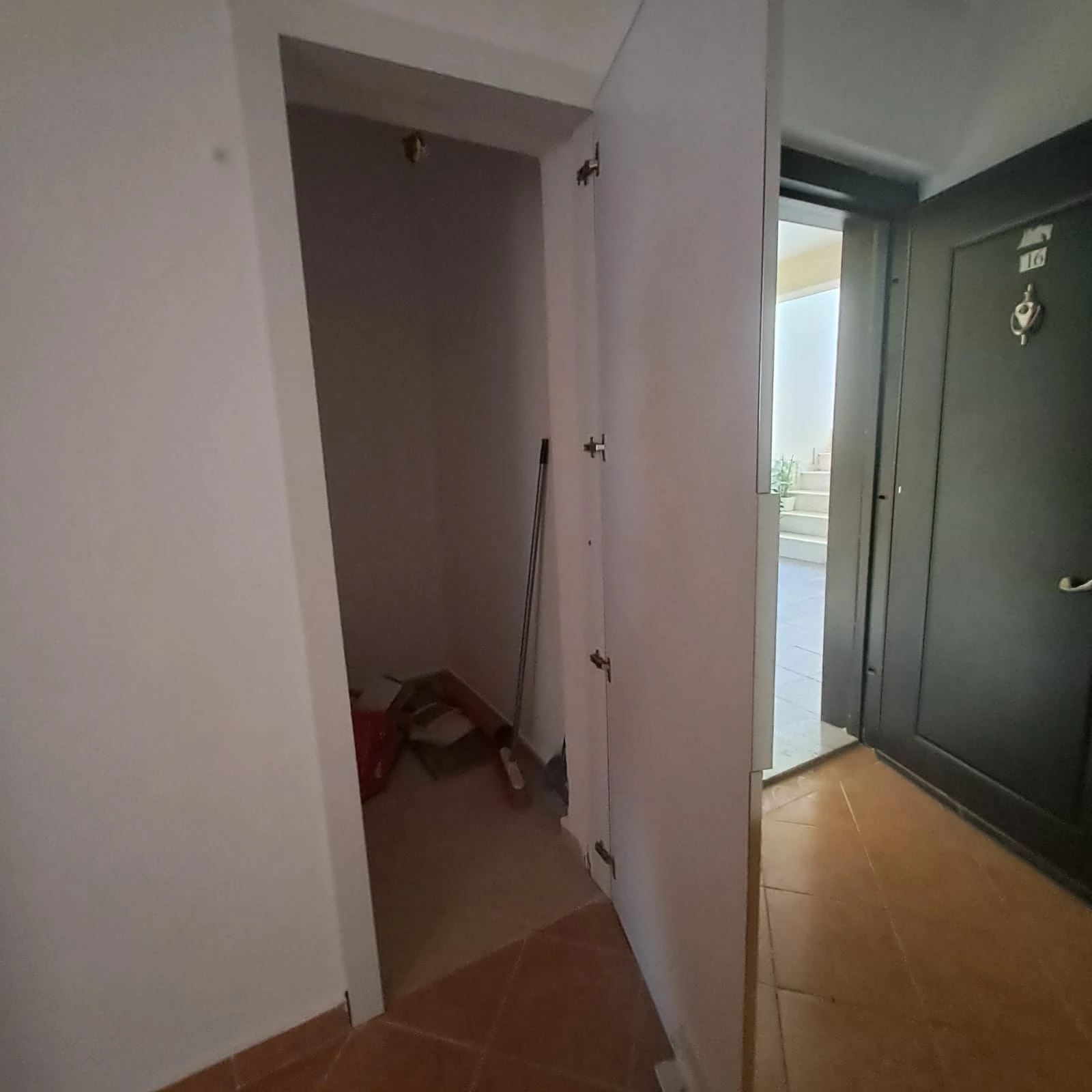 Apartament 2+1 në shitje, Rruga Aleksander Goga (12/17)