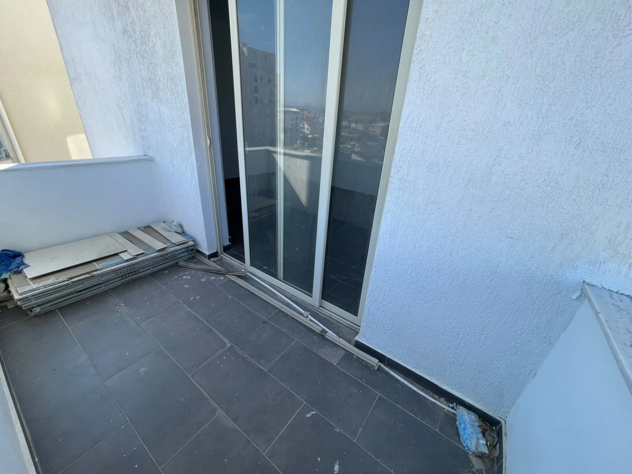 Shitet Apartament 2+1+2tualete | Plazh Rrota Kuqe (2/12)