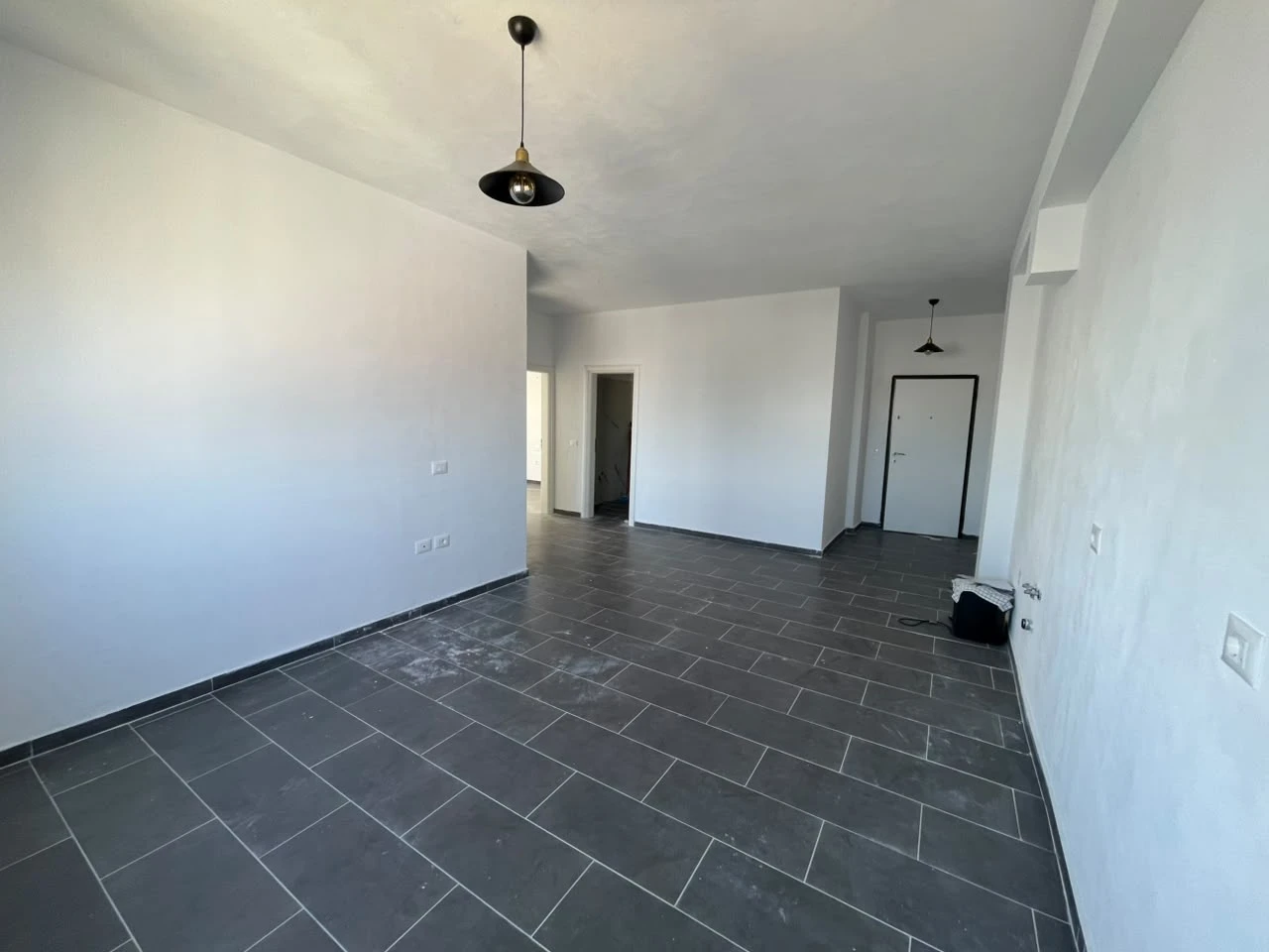 Shitet Apartament 2+1+2tualete | Plazh Rrota Kuqe (3/12)