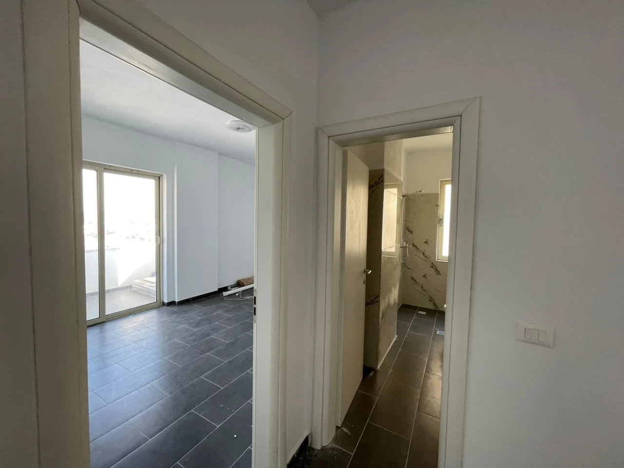 Shitet Apartament 2+1+2tualete | Plazh Rrota Kuqe (7/12)