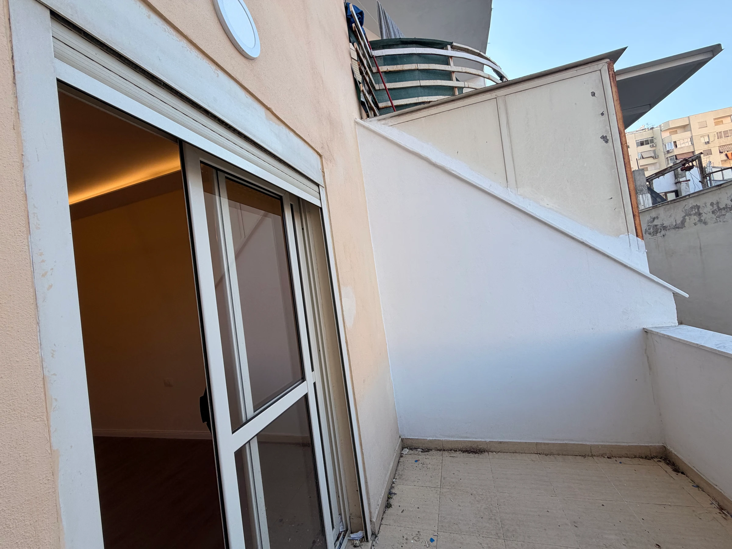 Shitet Apartament 1+1 Tek Ish Rajoni Lagja 6 Durres (10/10)