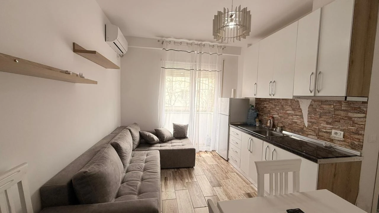 Apartment 1+1 for Sale in Golem, near Hotel Grint (9/12)