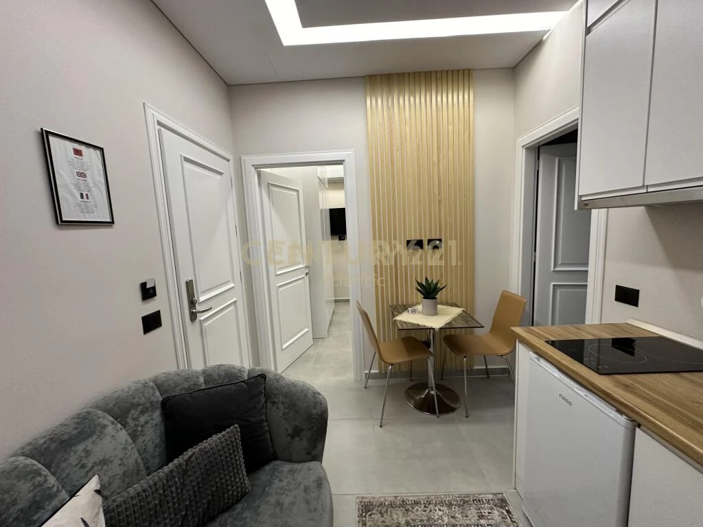 Shitet Ambient biznesi + 3 Apartamente 1+1, vija e pare me rrugen kryesore ne Plazh Hekurudha (16/16)