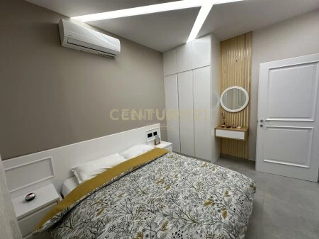 Shitet Ambient biznesi + 3 Apartamente 1+1, vija e pare me rrugen kryesore ne Plazh Hekurudha (9/16)