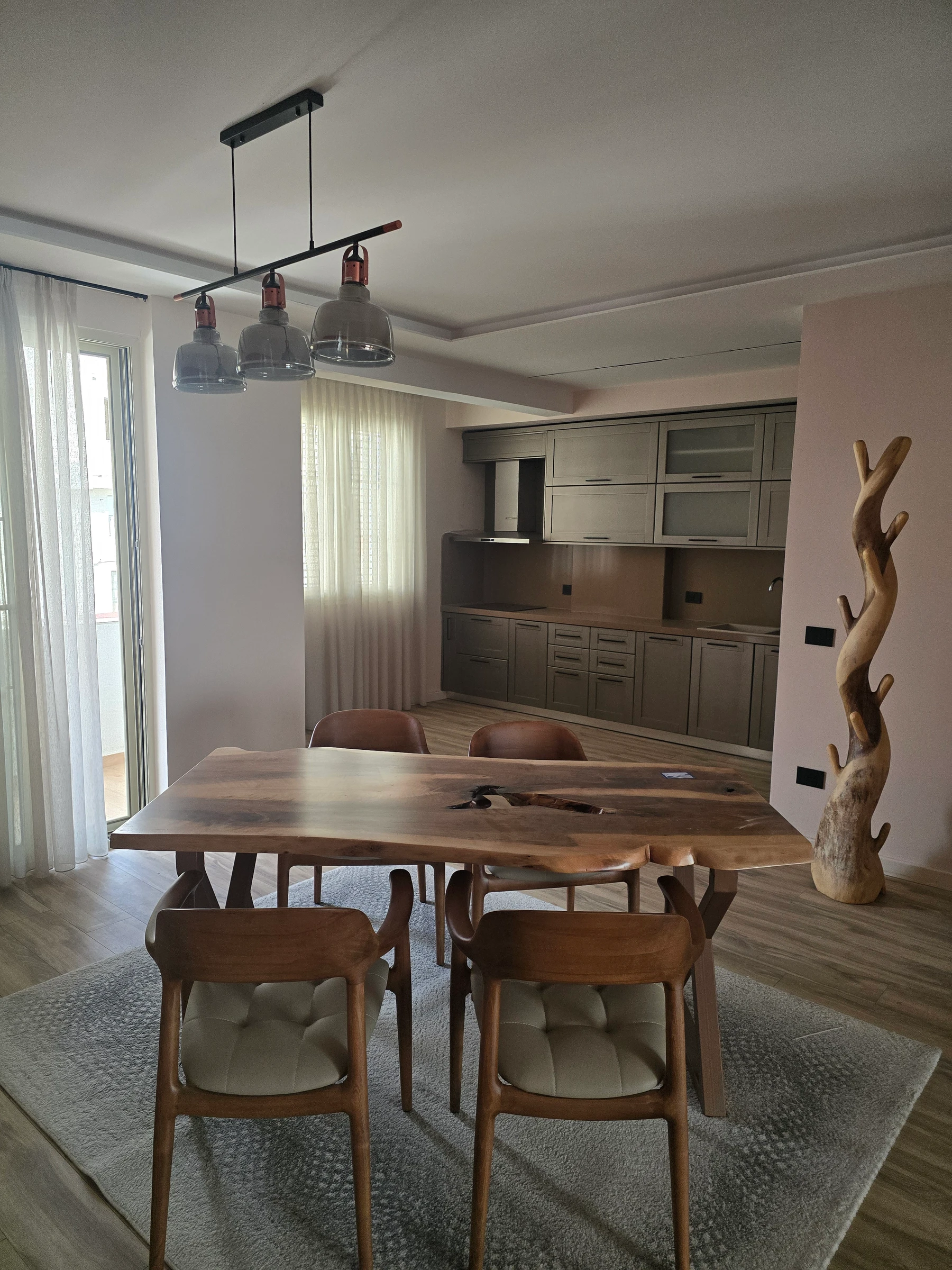 Shitet Apartament 2+1 | Rruga e Portit, Durrës