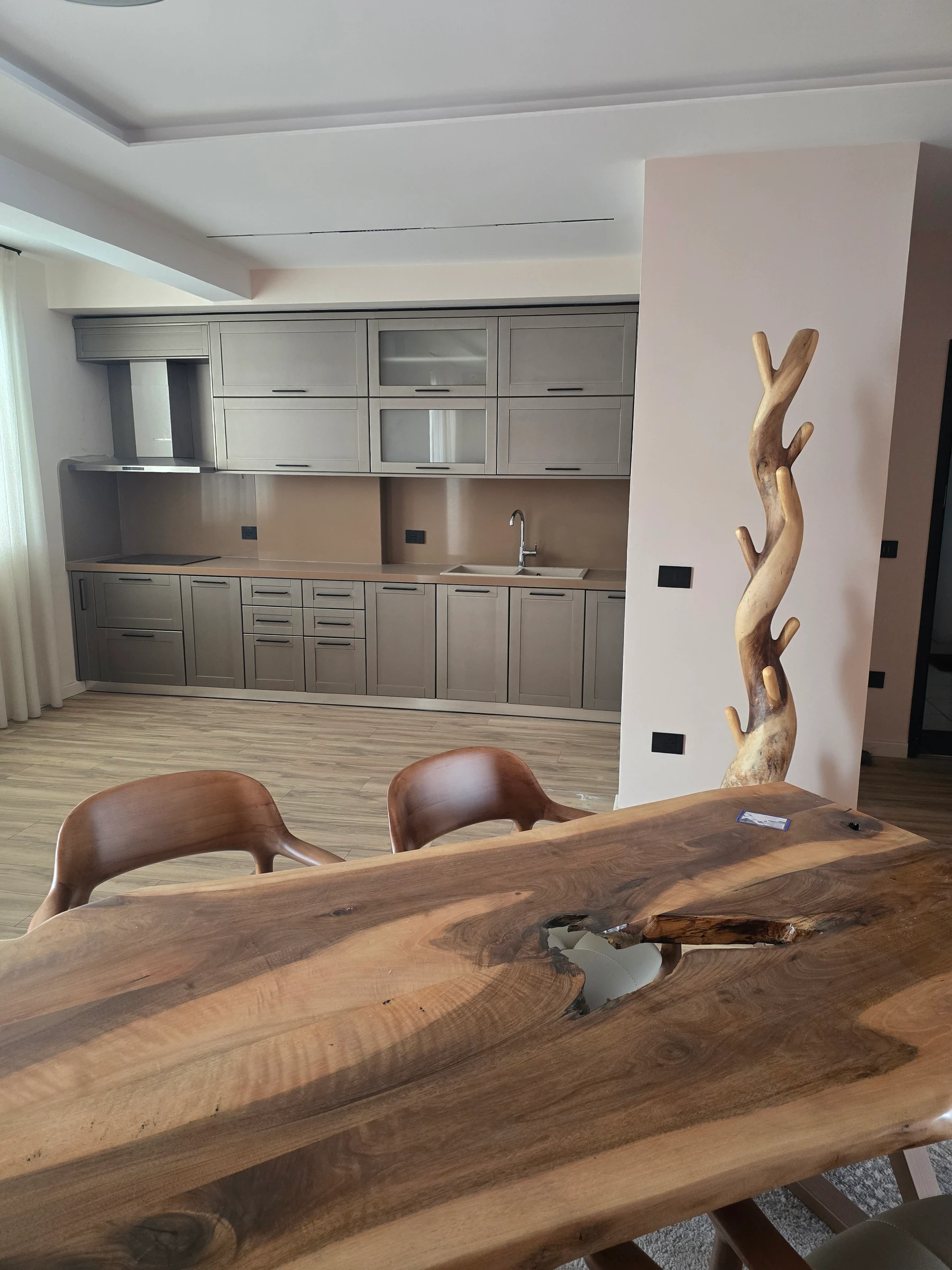 Shitet Apartament 2+1 | Rruga e Portit, Durrës