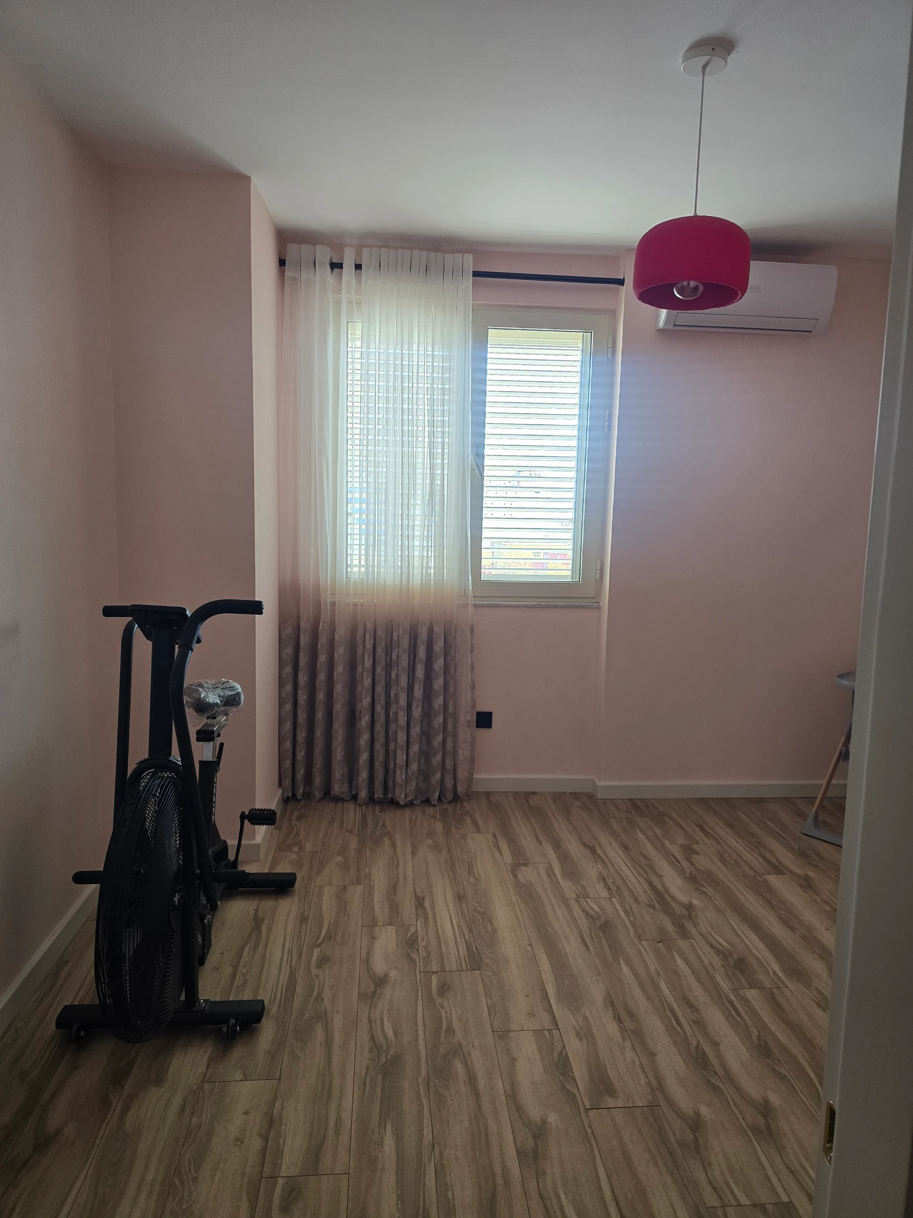 Shitet Apartament 2+1 | Rruga e Portit, Durrës