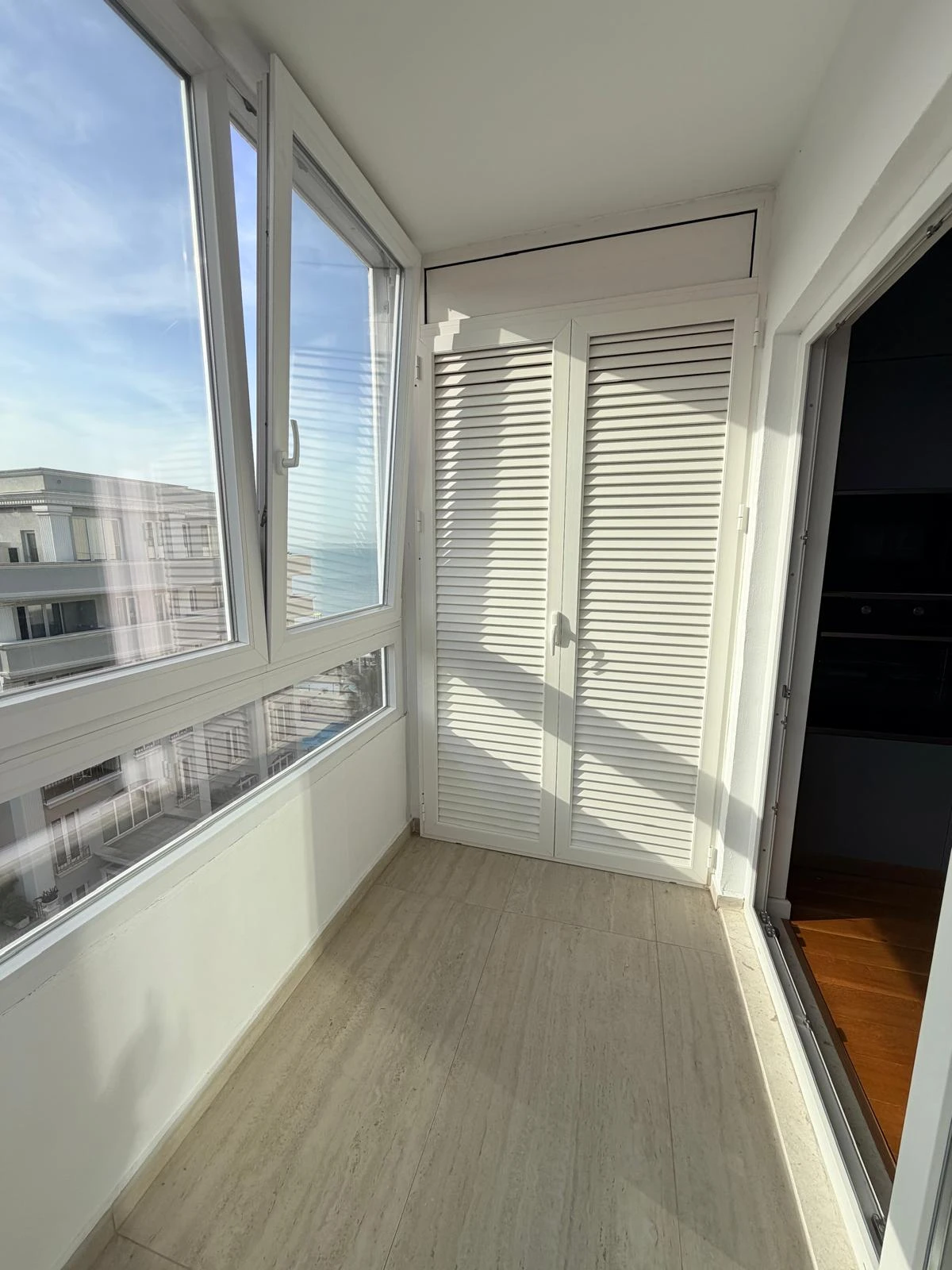 Shitet Apartament 2+1 Pamje Deti 20m nga Deti, ne Plazh Prane Ures Dajlanit, Durres (12/19)