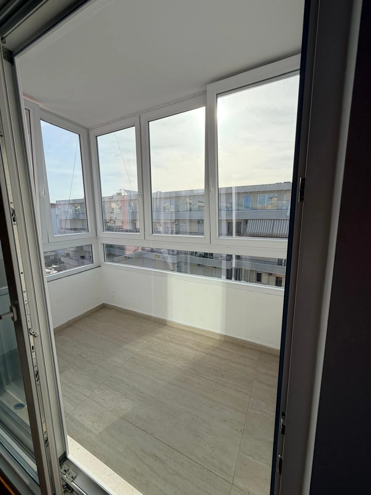 Shitet Apartament 2+1 Pamje Deti 20m nga Deti, ne Plazh Prane Ures Dajlanit, Durres (3/19)