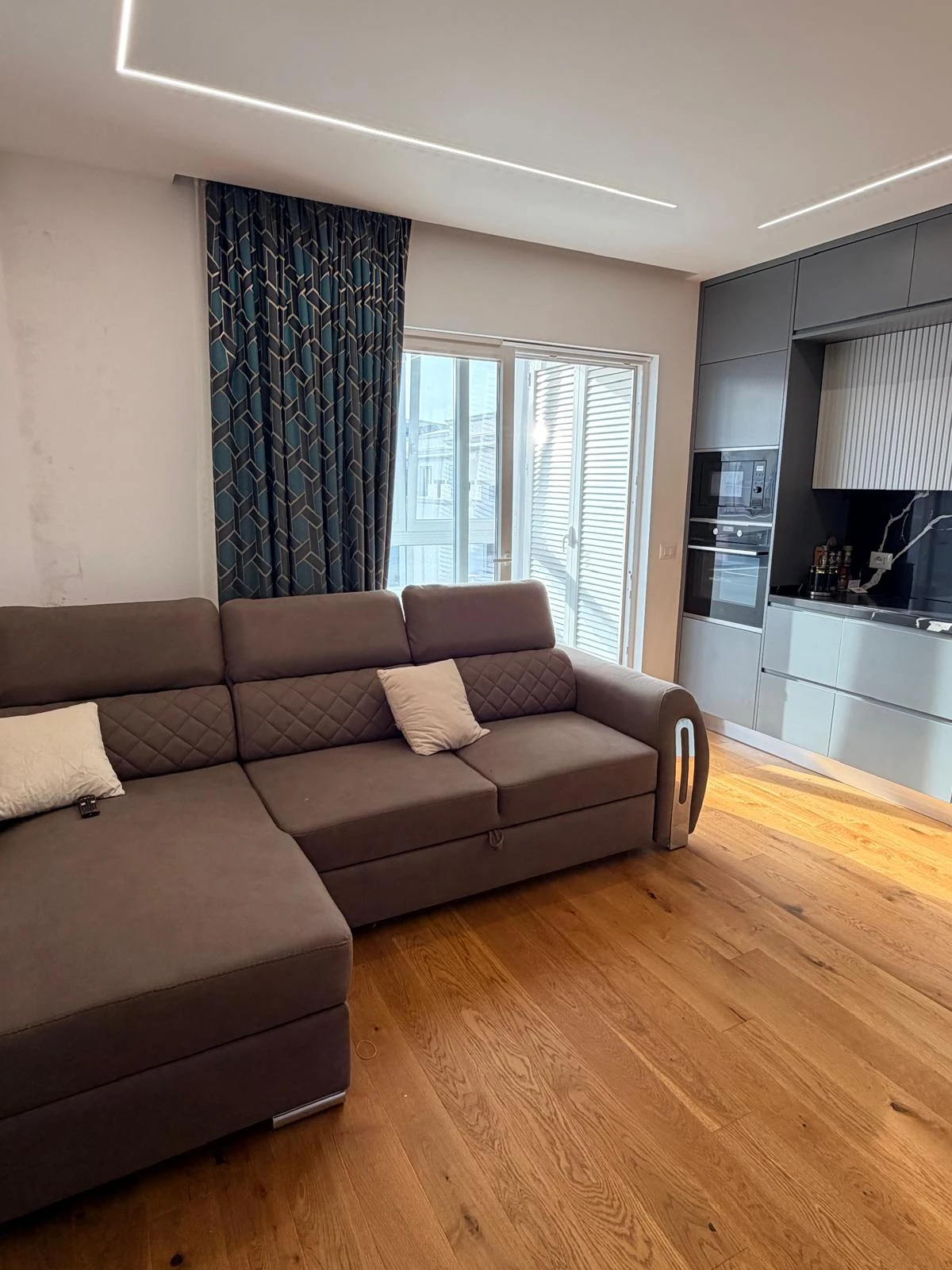 Shitet Apartament 2+1 Pamje Deti 20m nga Deti, ne Plazh Prane Ures Dajlanit, Durres (4/19)