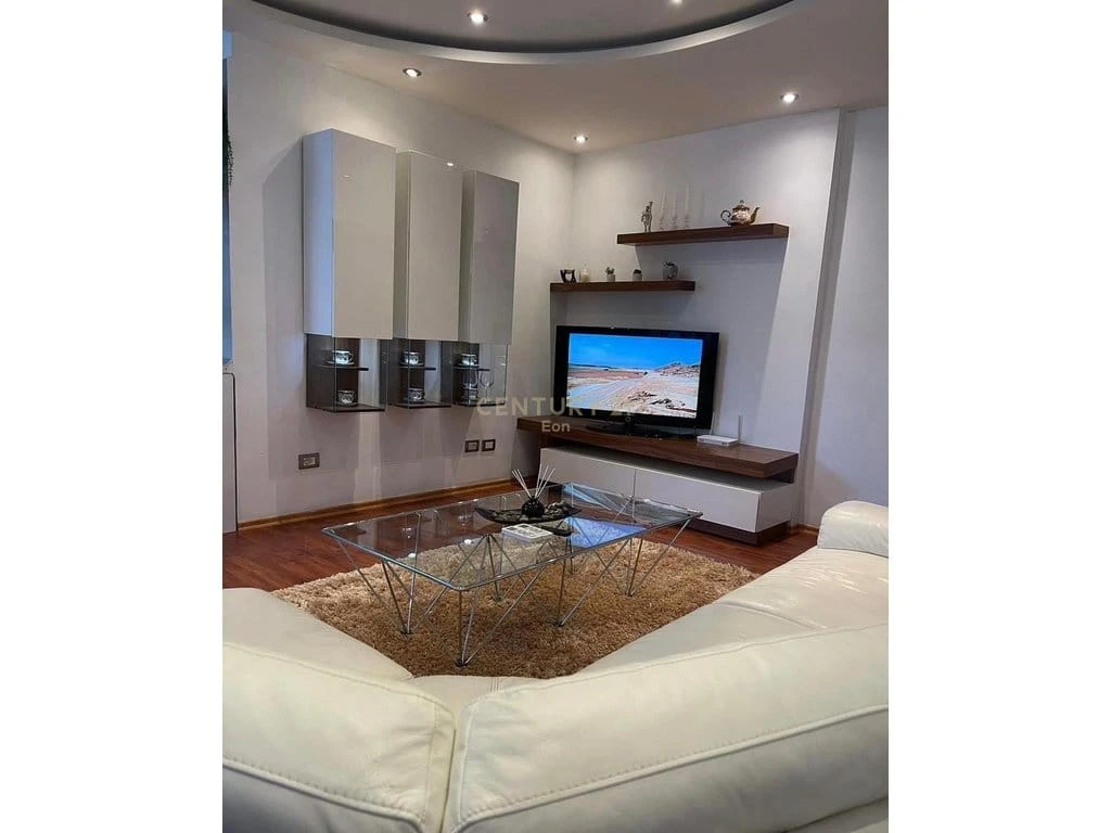 Shitet Apartament 50M Larg Detit te Shkembi i Kavajes, Durres (2/5)