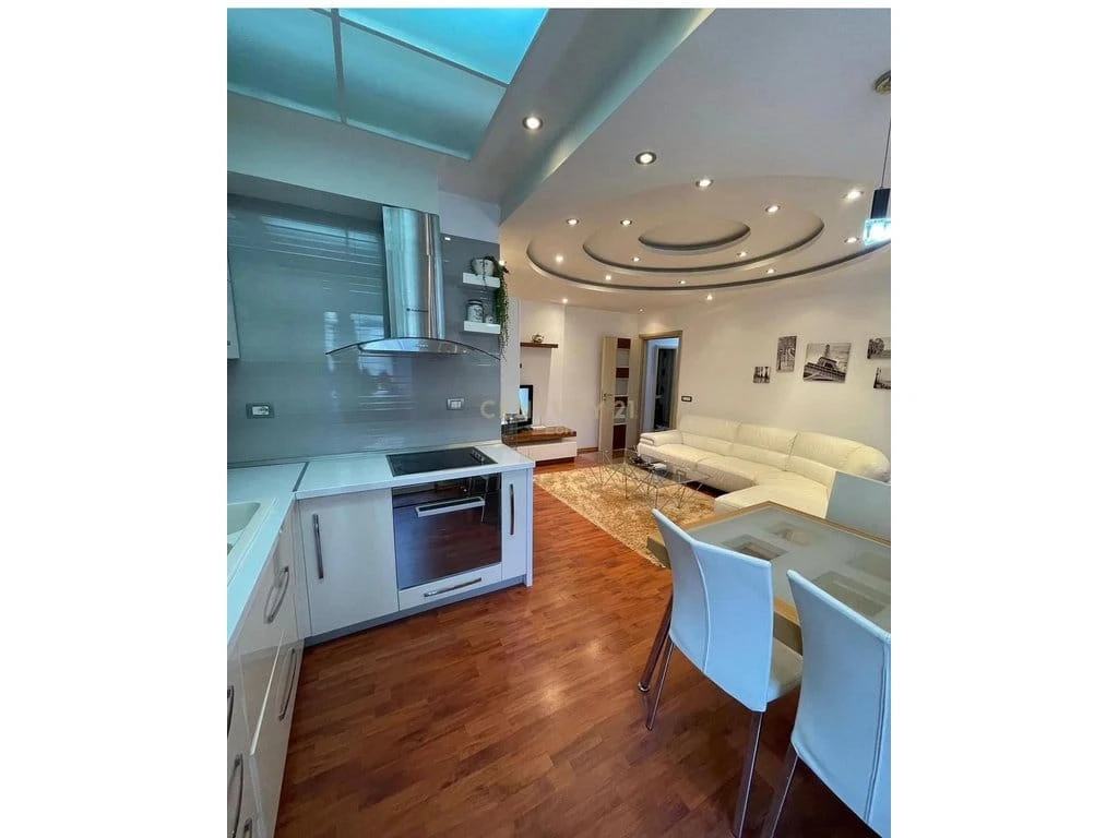 Shitet Apartament 50M Larg Detit te Shkembi i Kavajes, Durres (3/5)