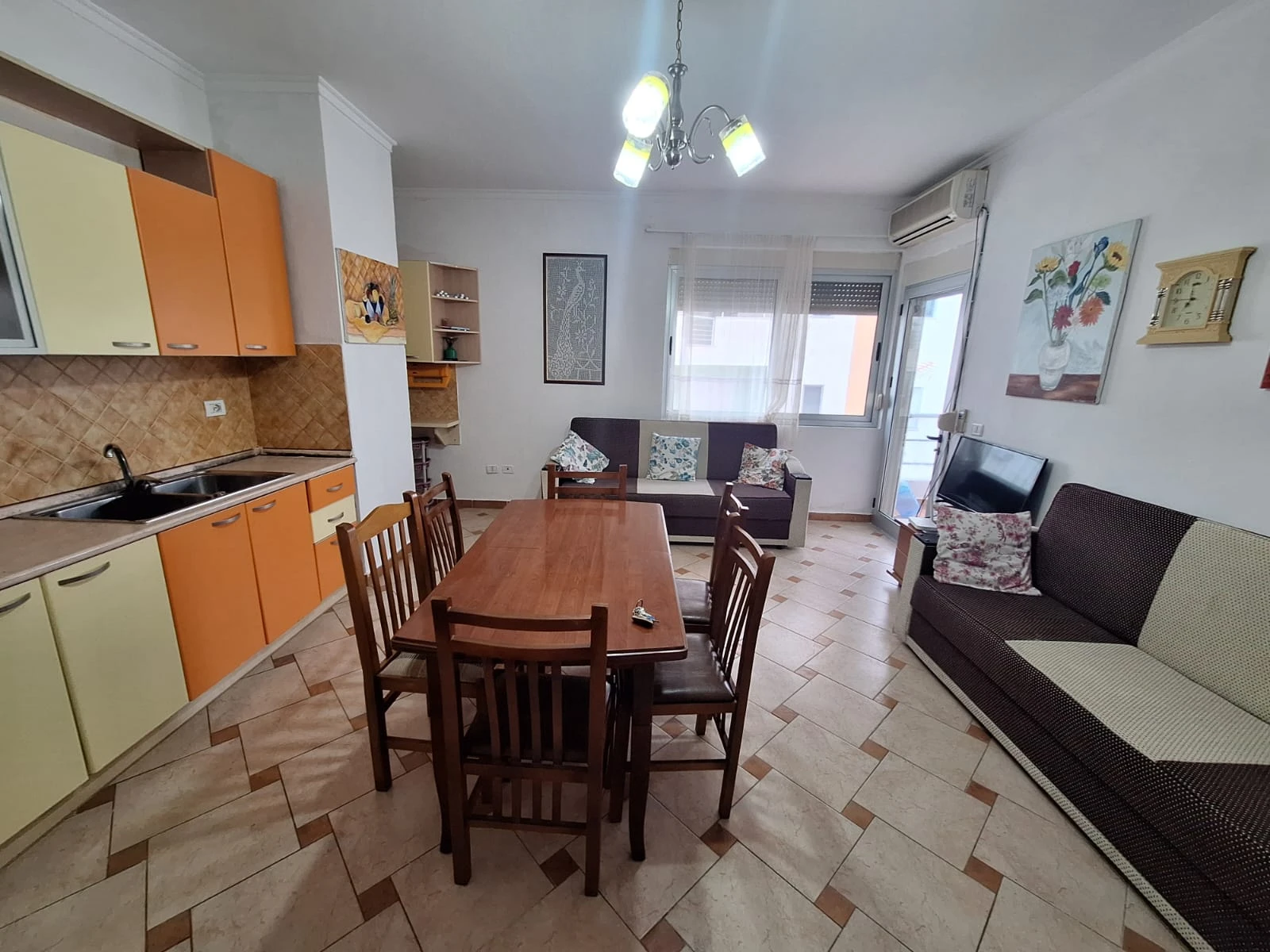 Shitet Apartament 1+1 Me Vija e Pare me Pamje Deti Anesore te Shkembi Kavajes. (2/13)