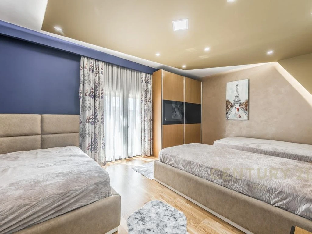 Papafingo Premium for Sale – Durrës, near Kazazi (11/20)