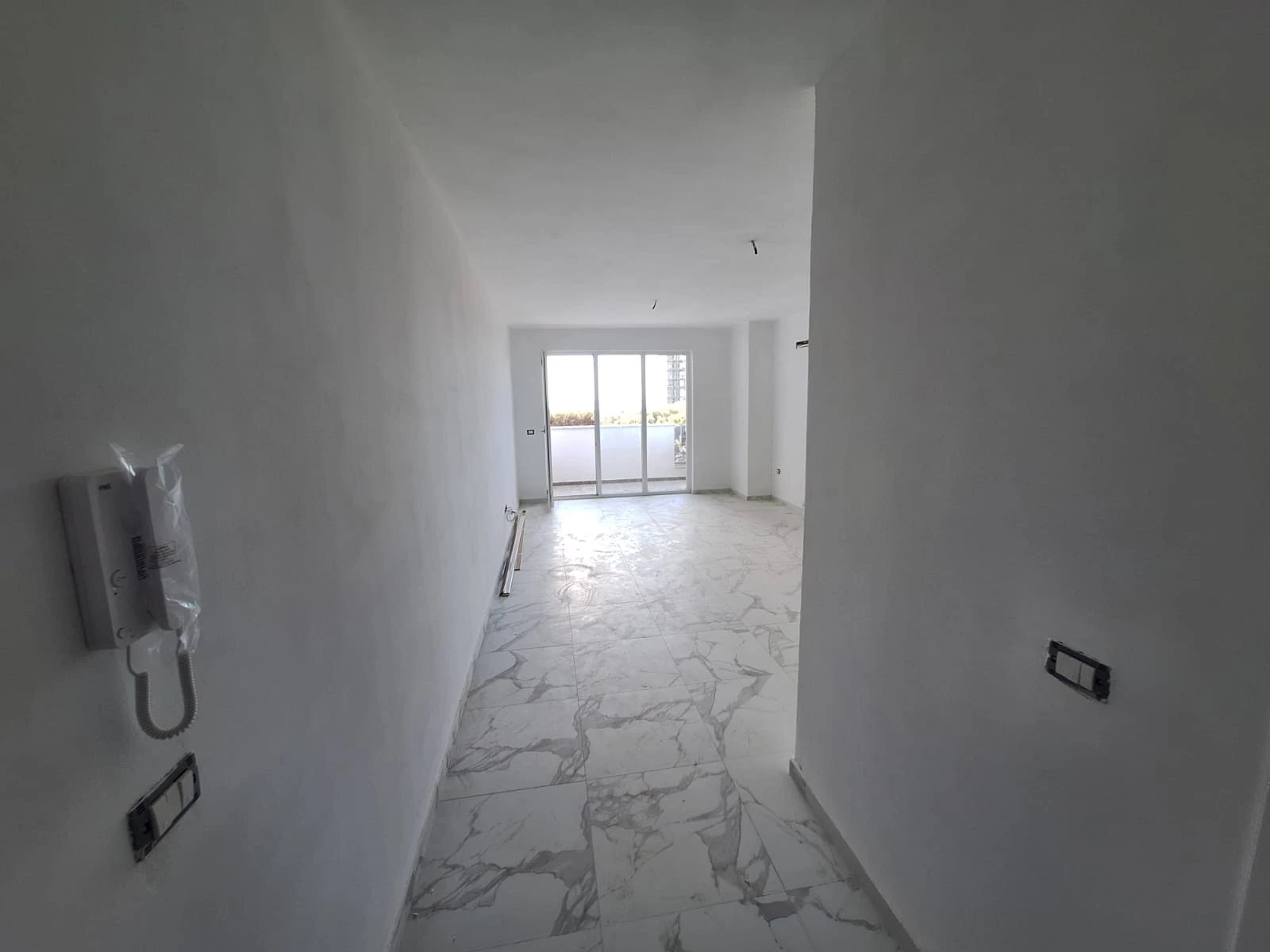 Shitet Studio Pamje Deti Te Bonita në Golem Durrës (12/15)