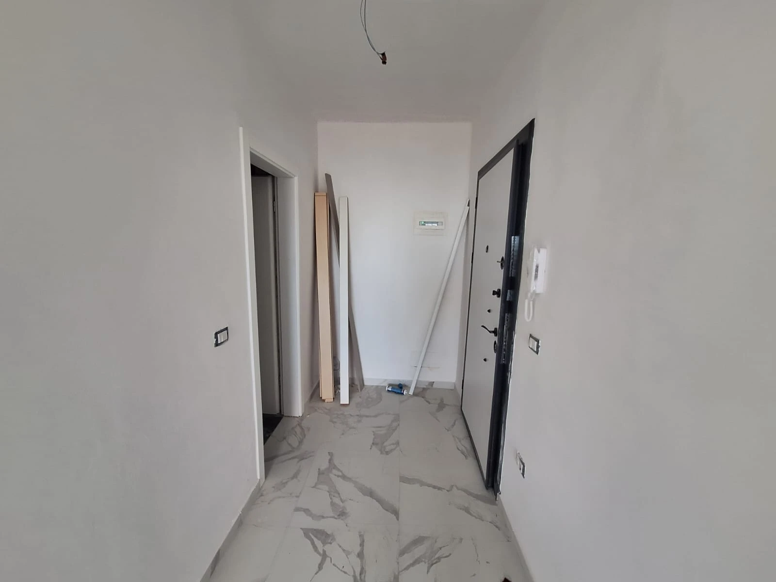 Shitet Studio Pamje Deti Te Bonita në Golem Durrës (13/15)