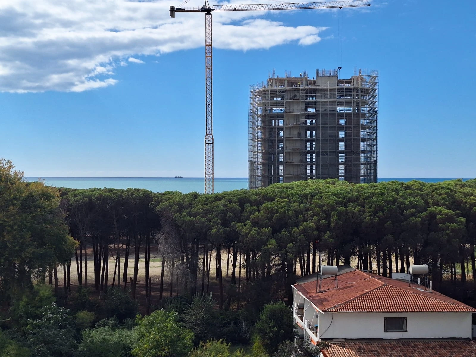 Shitet Studio Pamje Deti Te Bonita në Golem Durrës (4/15)