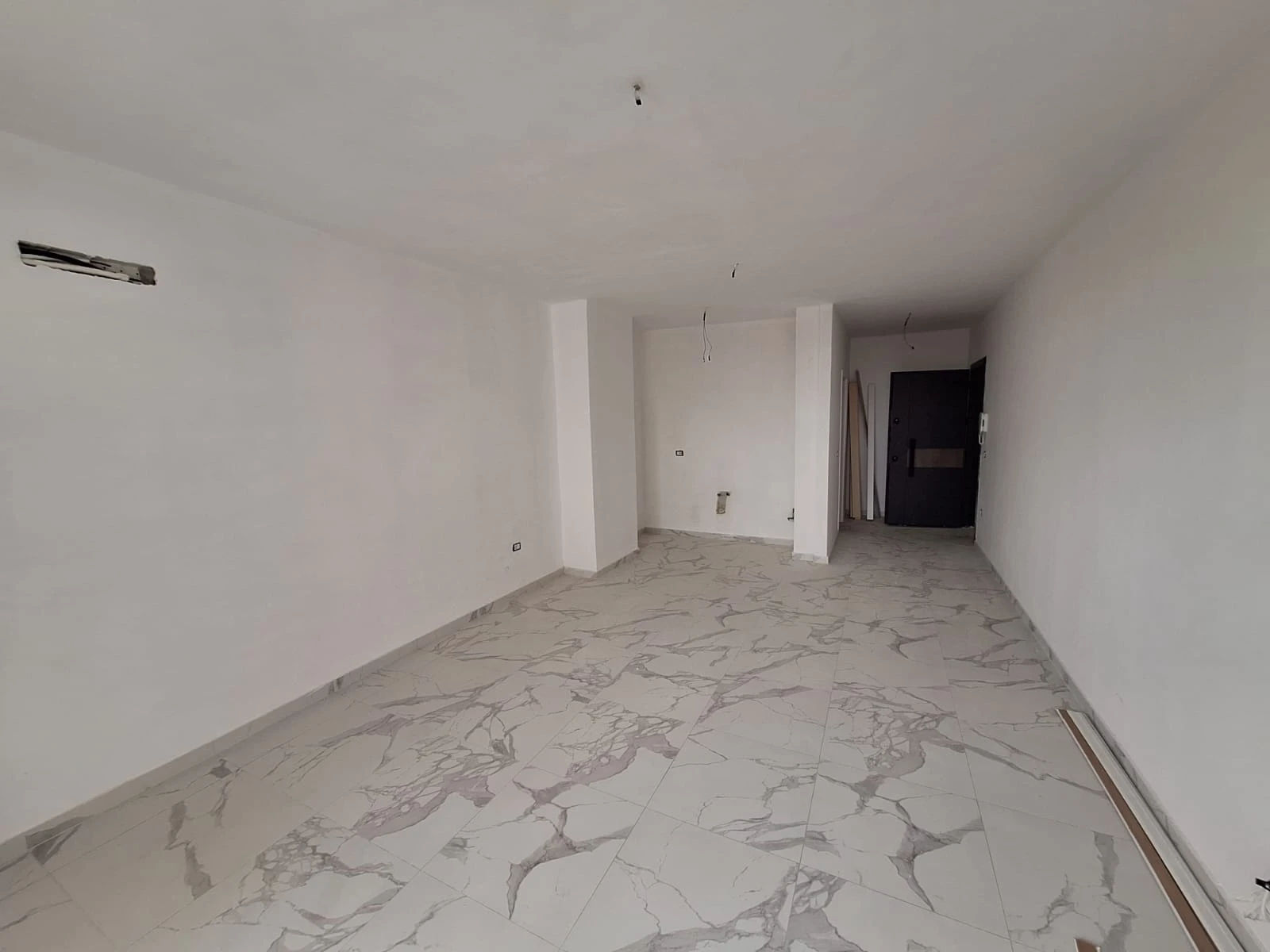 Shitet Studio Pamje Deti Te Bonita në Golem Durrës (8/15)