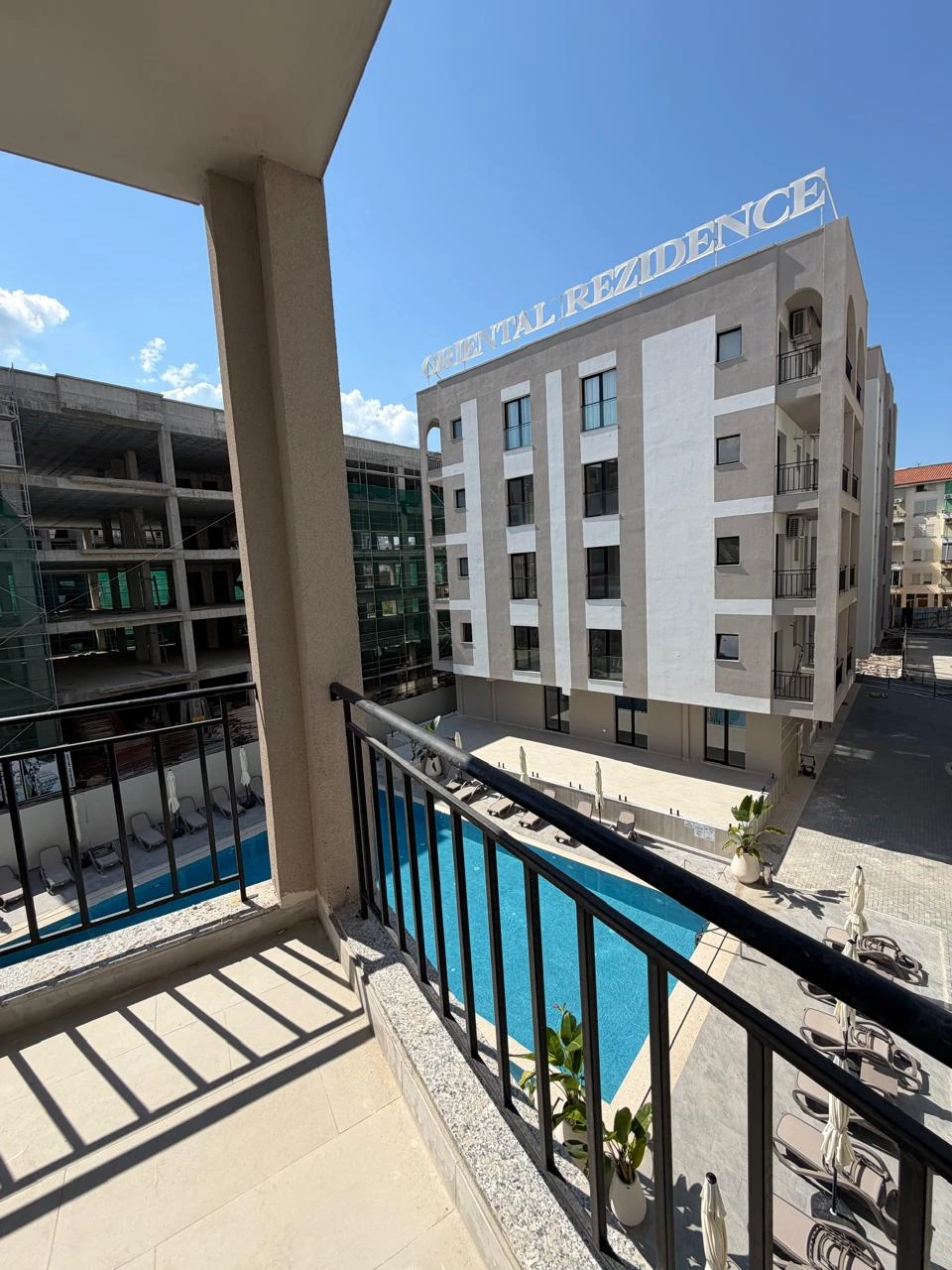 Apartament 1+1 me Pamje Pishine Tek Rezidenca ORIENTAL,GOLEM (1/8)