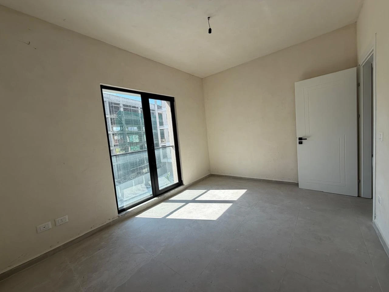 Apartament 1+1 me Pamje Pishine Tek Rezidenca ORIENTAL,GOLEM (6/8)