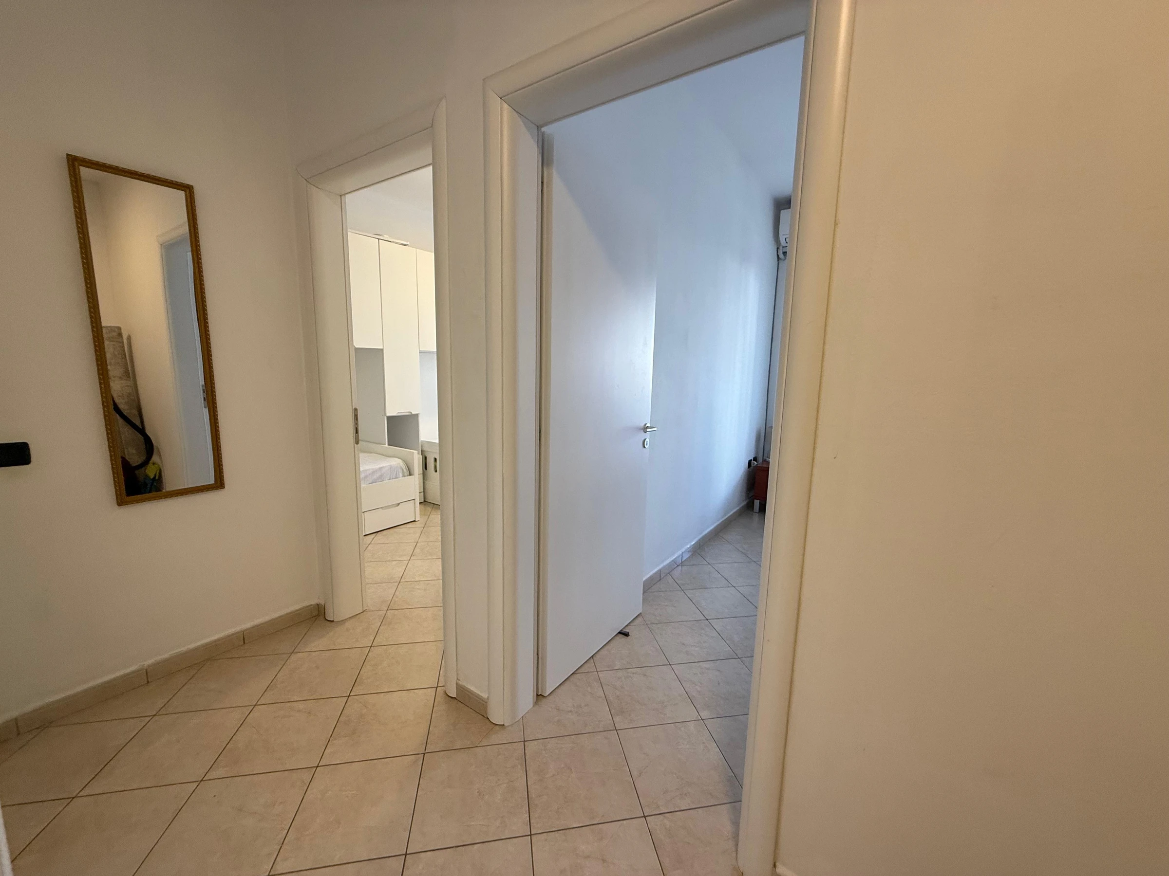 Apartment 2+1 for Sale, Second Line to the Sea at the Kavajë Rock (8/19)