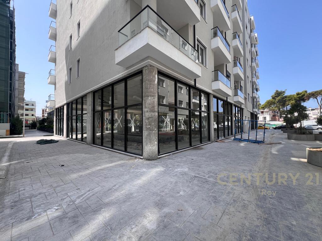 Commercial premises for sale, new construction, Golem