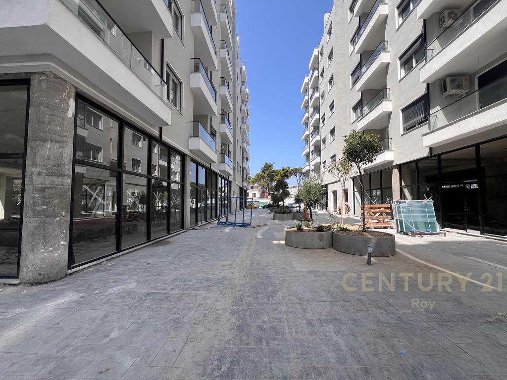 Commercial premises for sale, new construction, Golem
