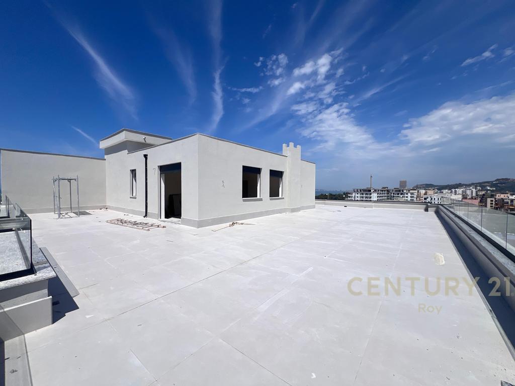 Shitet Penthouse 2+1+2, "në Rezidencën Vm", në Golem