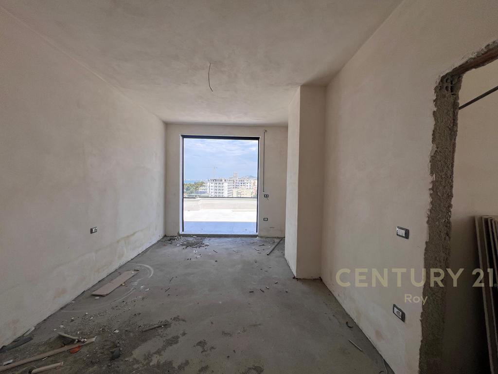 Shitet Penthouse 2+1+2, "në Rezidencën Vm", në Golem