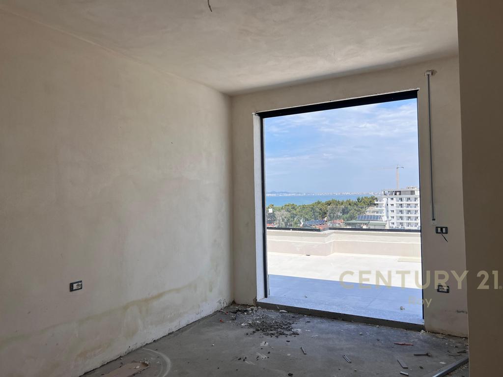 Shitet Penthouse 2+1+2, "në Rezidencën Vm", në Golem