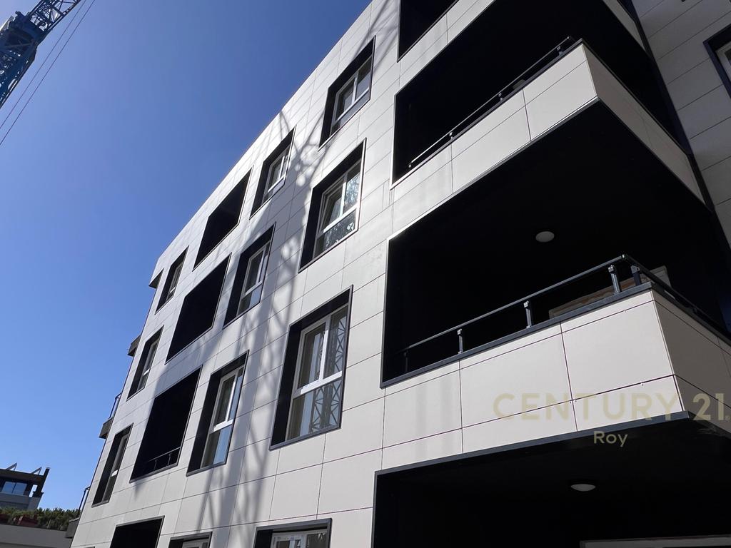 Studio Apartment for Sale in the "Montevideo" Residence in Mali Robit