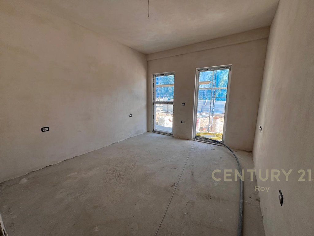 Apartment 1+1 + Parking Space for Sale at Mali i Robit