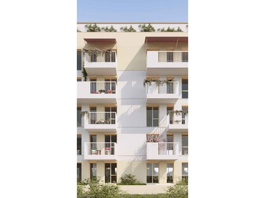 Apartment 1+1 + Parking Space for Sale at Mali i Robit