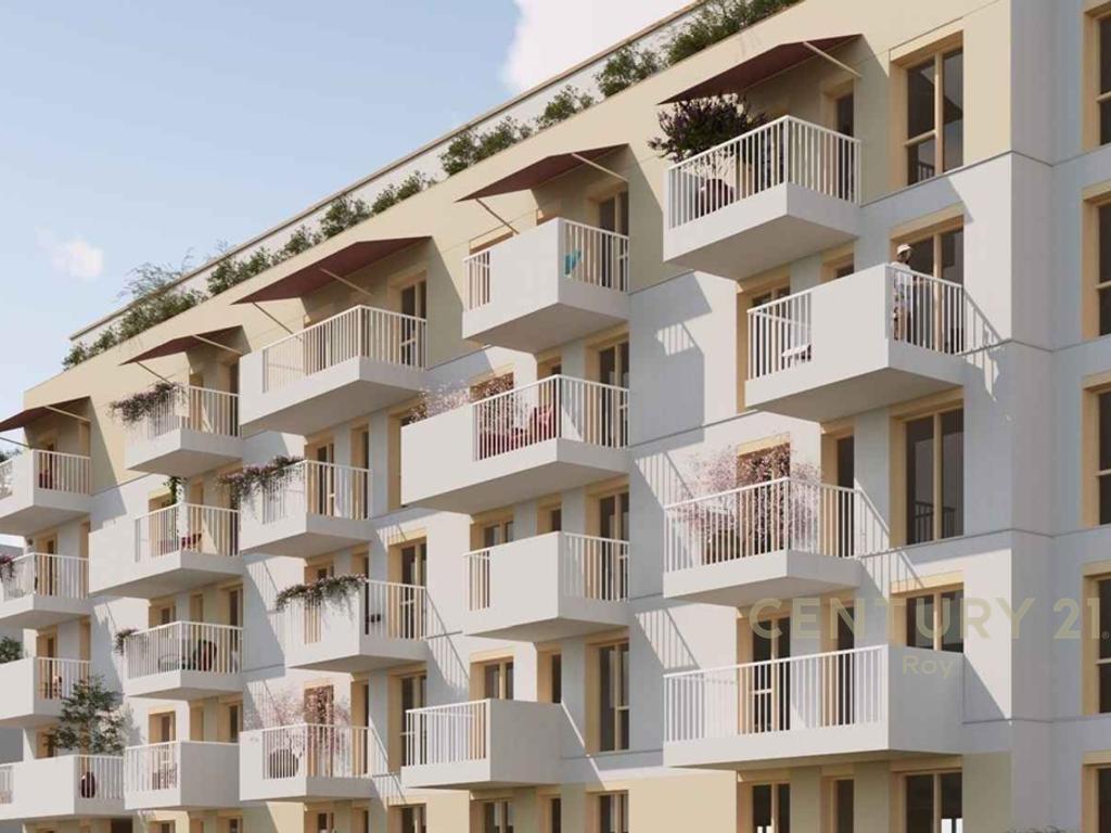 Apartment 1+1 + Parking Space for Sale at Mali i Robit