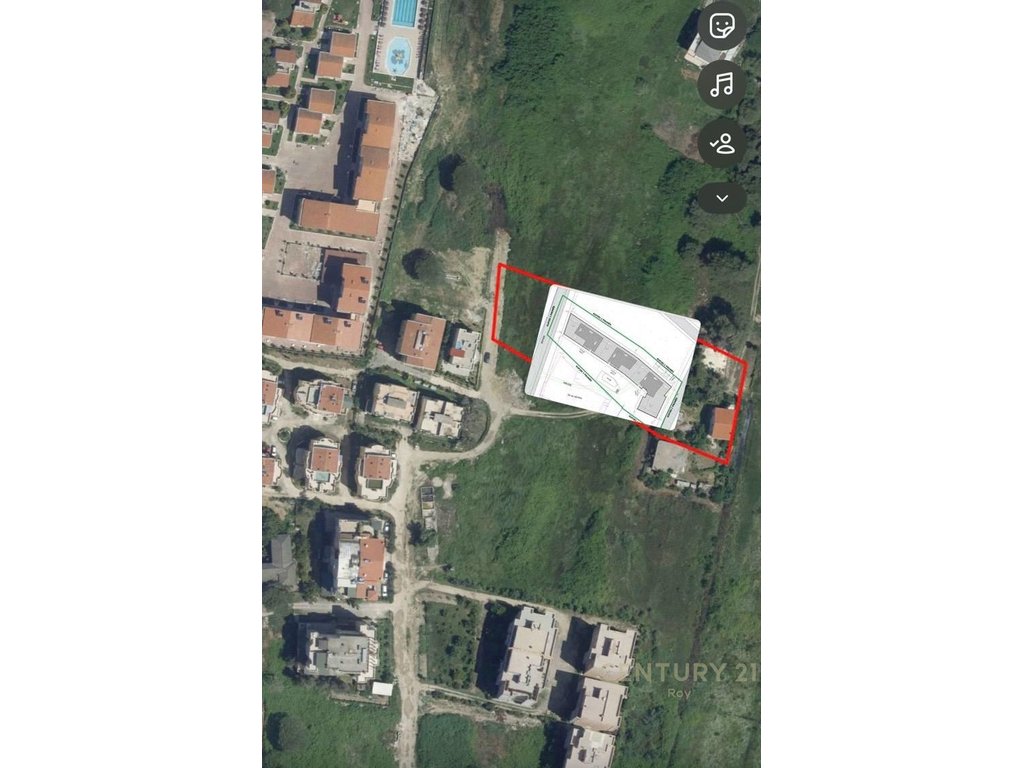 Loft in the Grand Marina Residence Complex with a Pool at Mali i Robit (7/8)