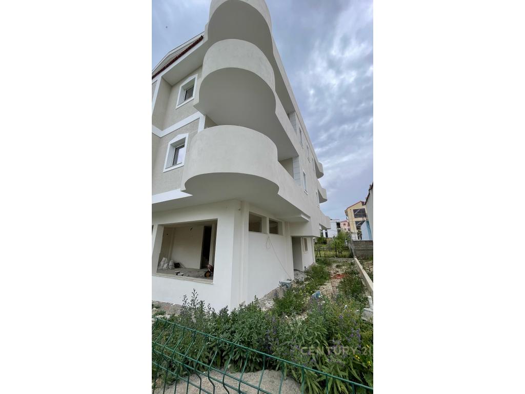 4-Storey Building for Sale in Golem.