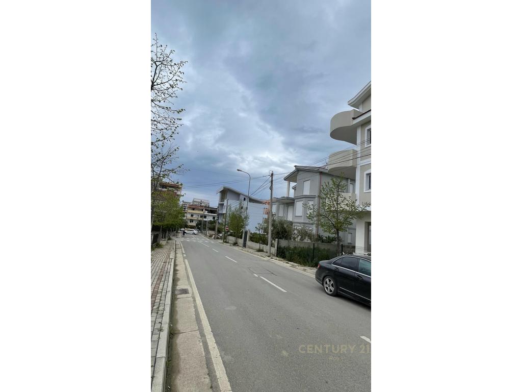 4-Storey Building for Sale in Golem.