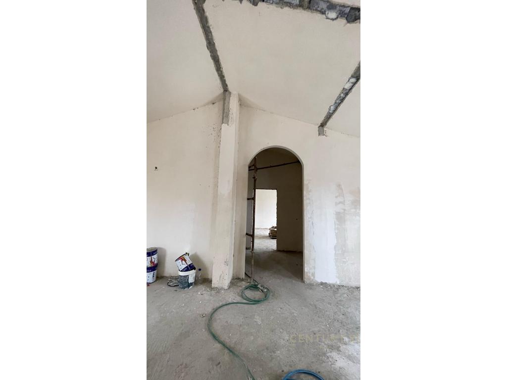 4-Storey Building for Sale in Golem.