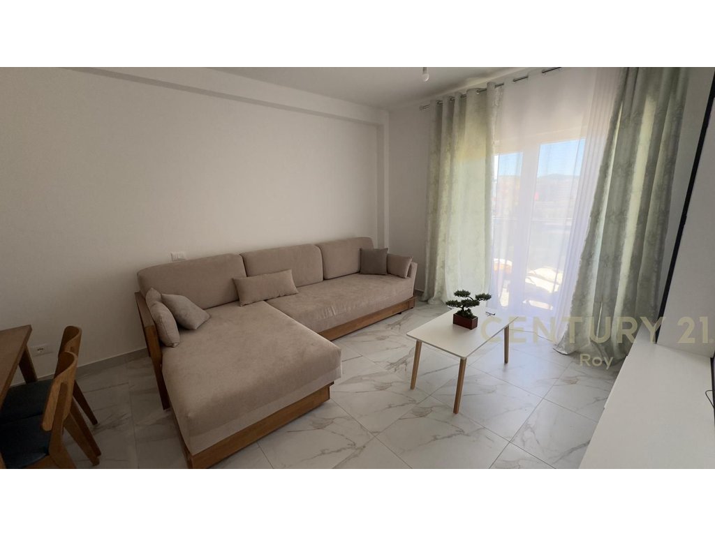 Shitet Apartament 2+1+2t+Post PARKIMI,PRANE Hotel Flower
