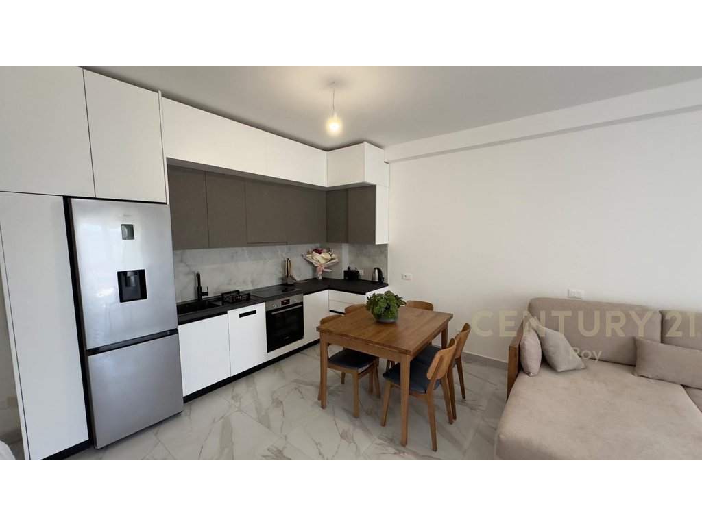Shitet Apartament 2+1+2t+Post PARKIMI,PRANE Hotel Flower