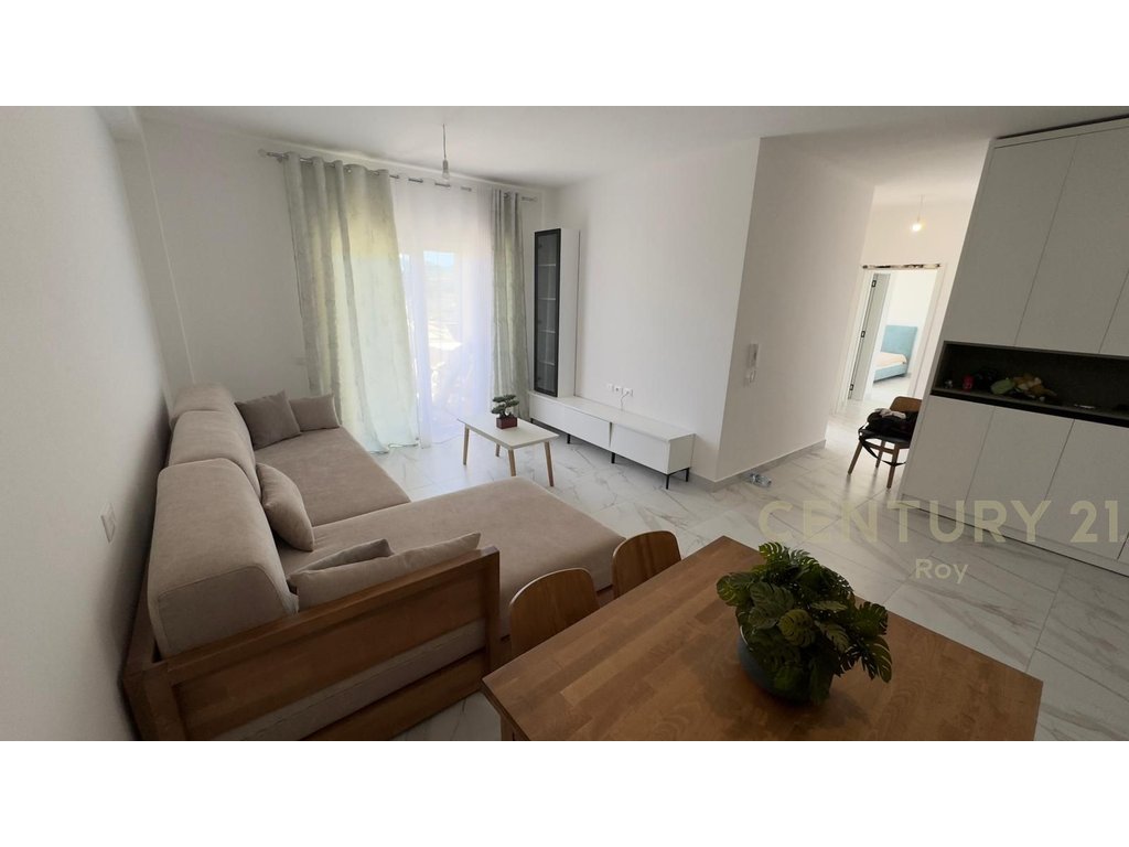 Shitet Apartament 2+1+2t+Post PARKIMI,PRANE Hotel Flower