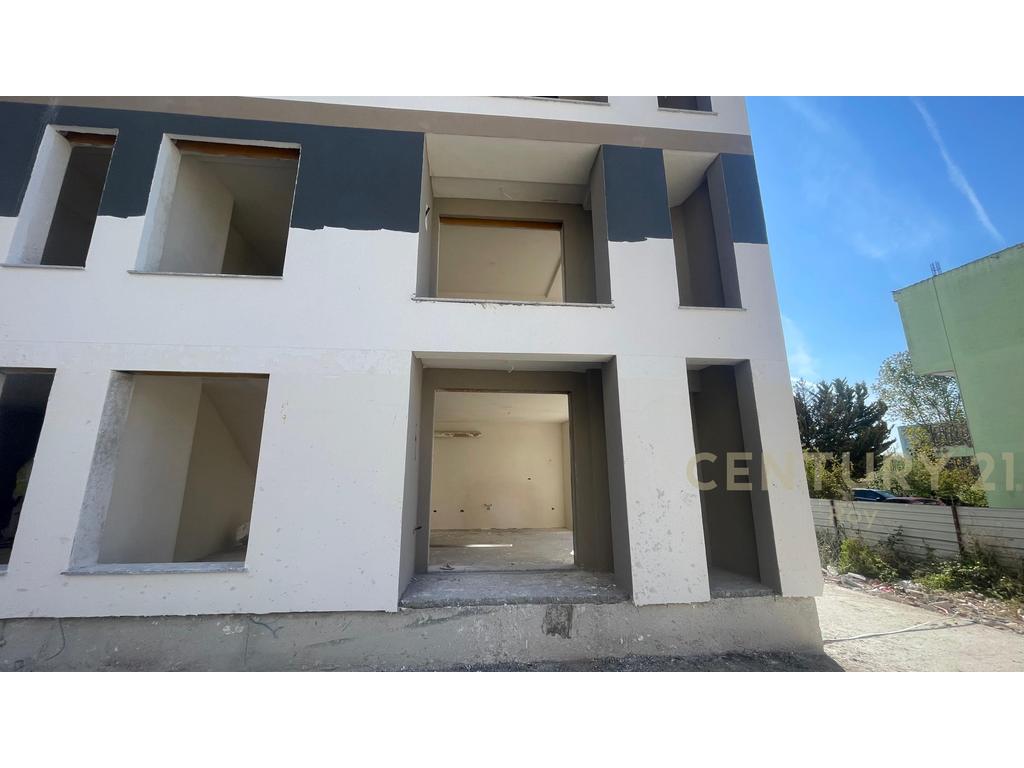 Duplex 2+1+2T and Parking Space for Sale. Golem, near 'Viena' Road