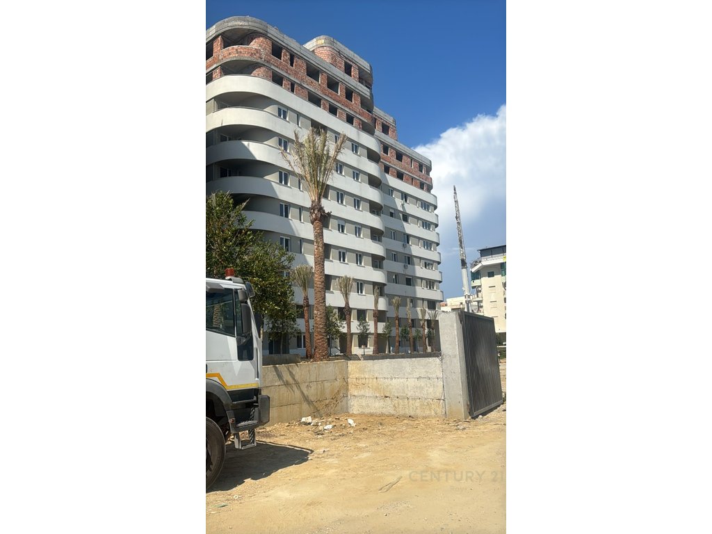 Apartment 1+1+Walk-In Closet for Sale in Golem, New Building Only 20 Meters from the Beach