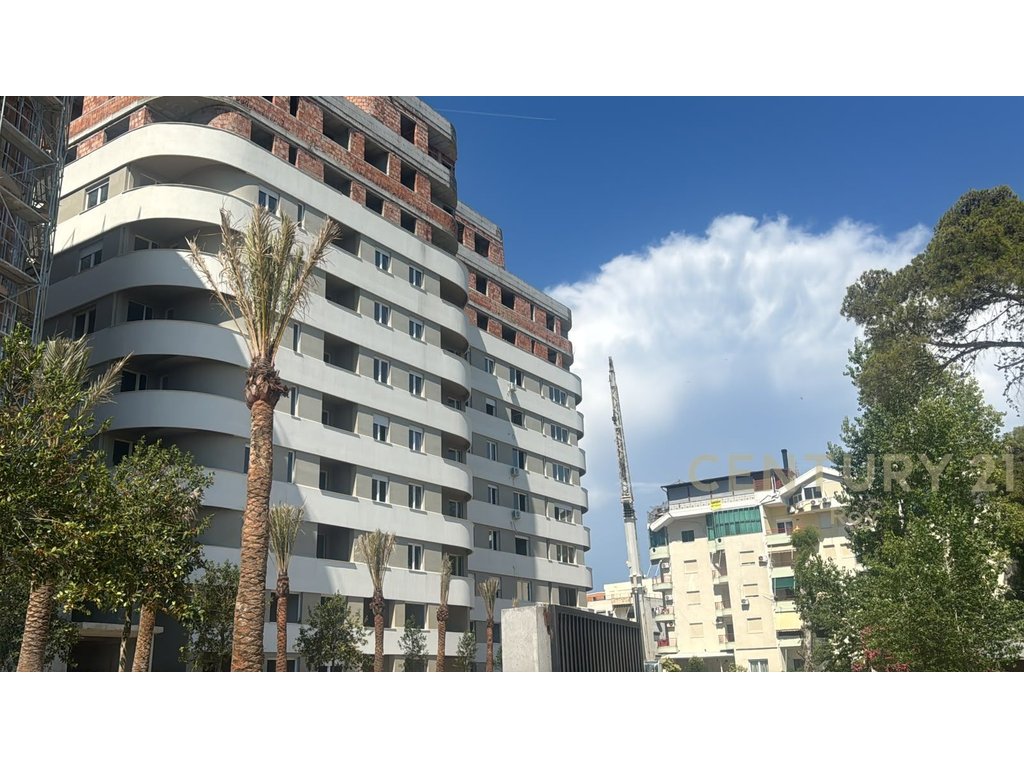 Apartment 1+1+Walk-In Closet for Sale in Golem, New Building Only 20 Meters from the Beach