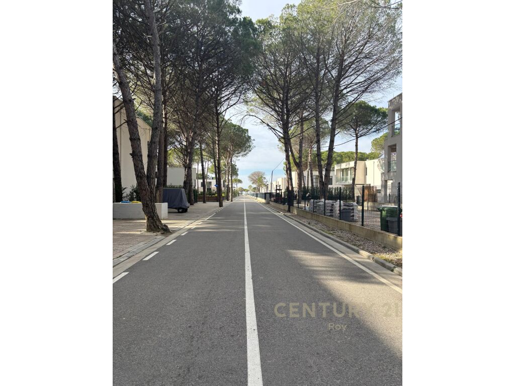 2+1 Apartment for Sale in San Pietro, Lalzit Bay